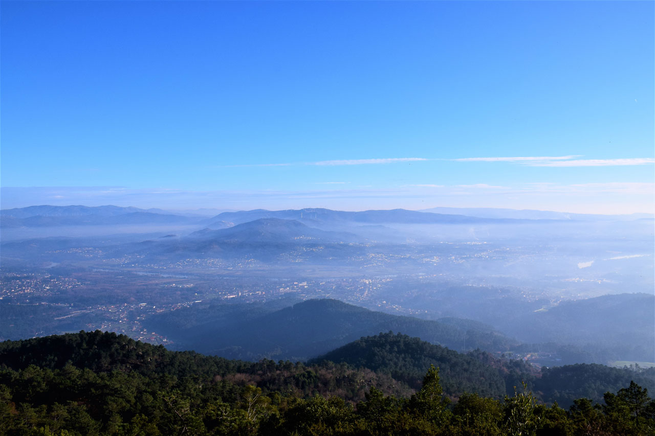 Fortaleza do Monte Aloia. Parque Natural Monte Aloia. Petroglifos y castros