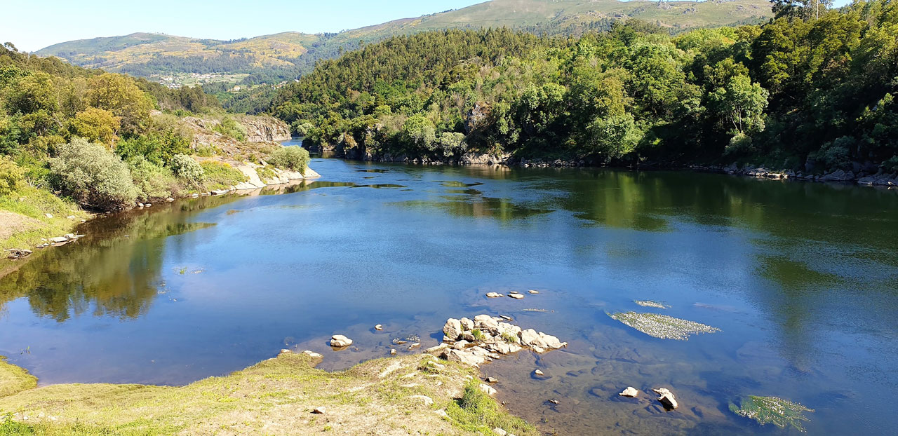 Arbo. Río Miño. Playa fluvial de Sela