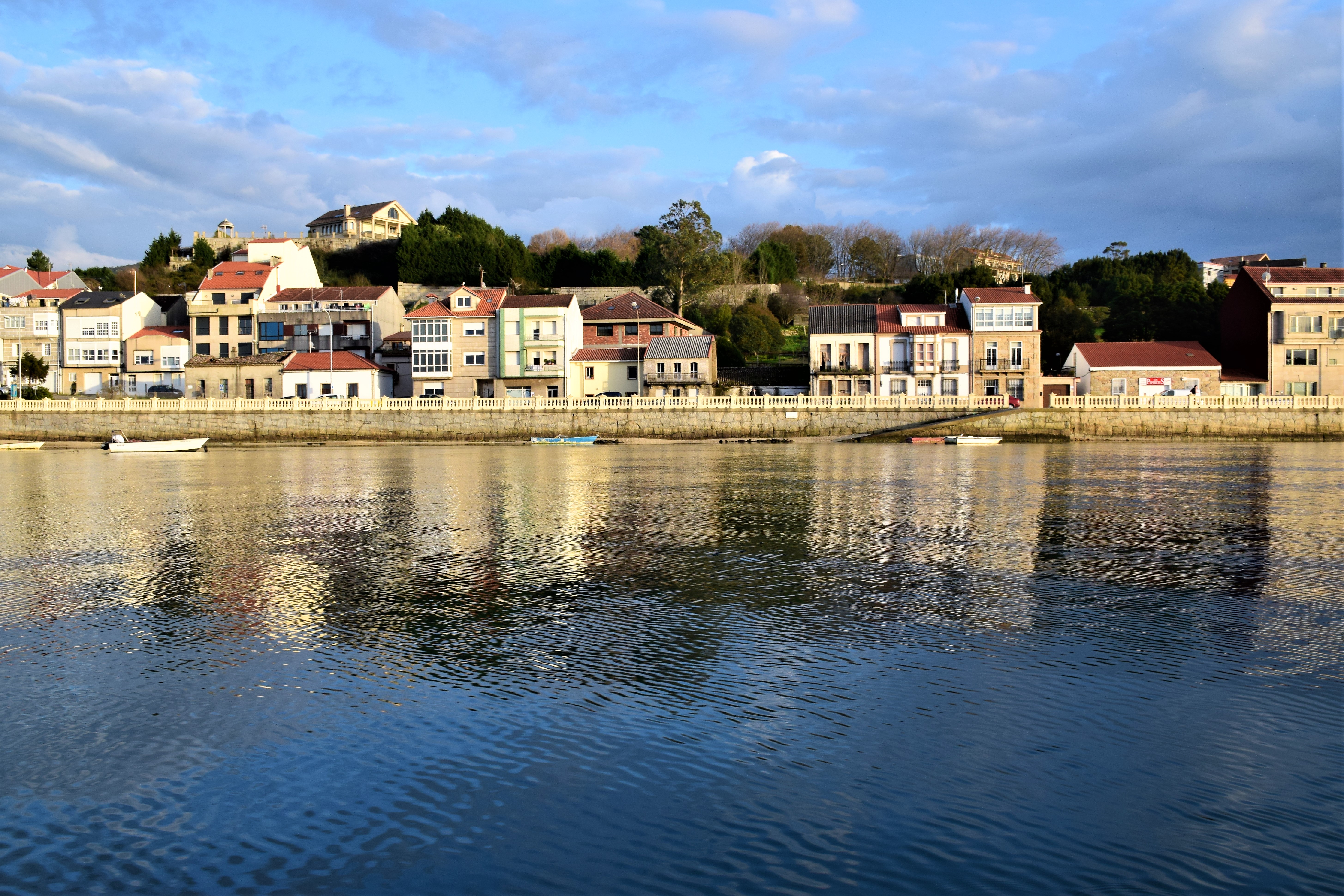 Carril: Barrio marinero, puertos y barcos, fondeadero vikingos y almeja